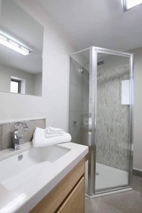 Haven House - River Edge Apartment - Accommodation Gold Coast 3