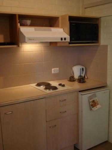 H & D Apartments - Accommodation Gold Coast 1