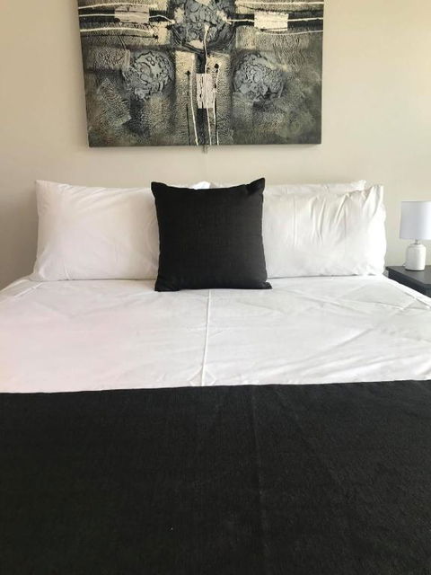 Guiding Star Motel & Hotel - Accommodation Gold Coast 2