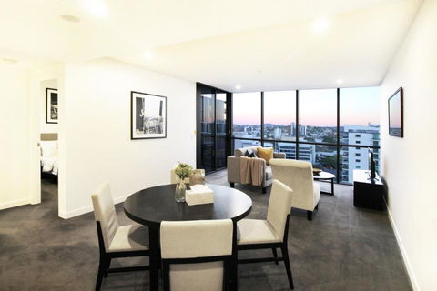 Hearty Milton Apartments - Gold Coast 4U 3