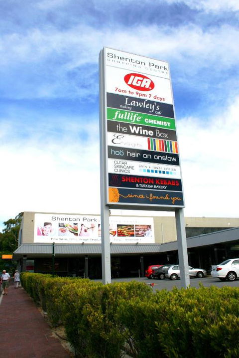 Hensman 5 - 1BRM Unit With Courtyard & Parking - Gold Coast 4U 3