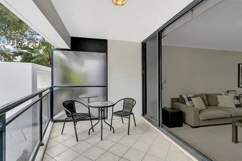 HERB1-Tastefully Furnished & Designed St Leonards - Accommodation Gold Coast 2