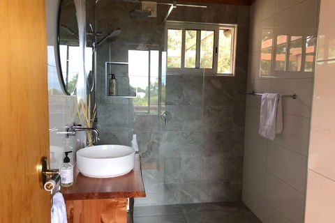 HEXAGON BEACH HOUSE Binalong Bay Of Fires Views - Accommodation Gold Coast 3
