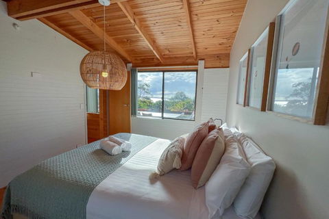 HEXAGON BEACH HOUSE Binalong Bay Of Fires Views - Accommodation Gold Coast 2