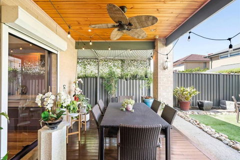 Home & Theatre, Golf, Highpoint - Accommodation Gold Coast 2