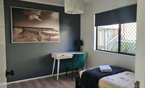 Holiday Home With Fantastic Location - Accommodation Gold Coast 2