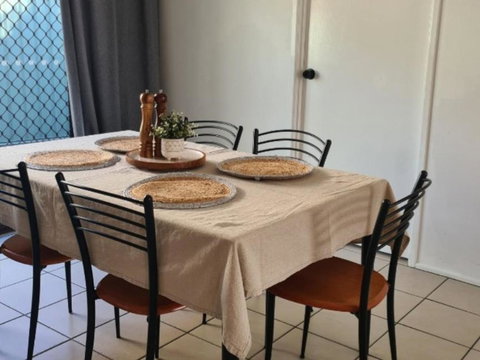 Holiday Home With Fantastic Location - Accommodation Gold Coast 1