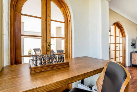 Inner City Pad Indooroopilly - Accommodation Gold Coast 1