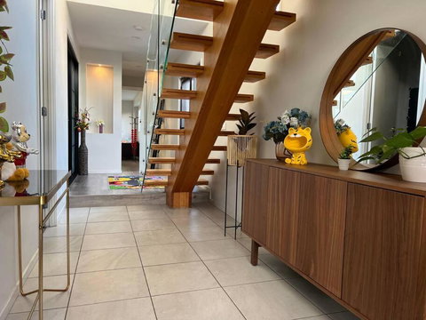 Home Away From Home & Resort Facility - Accommodation Gold Coast 3