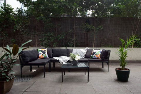 Huge 3 Bed Camperdown Garden Apt W Parking Aircon - Accommodation Gold Coast 1