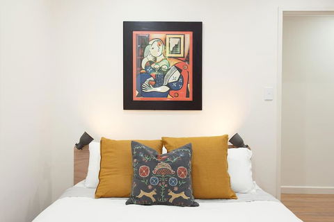 Huge 3 Bed Camperdown Garden Apt W Parking Aircon - Accommodation Gold Coast 3