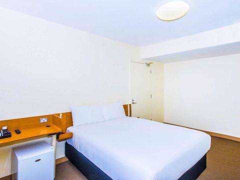 Ibis Budget Sydney Olympic Park - 1 Gold Coast 3