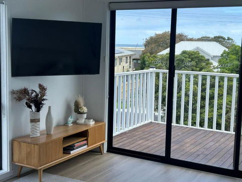 Iconic Beach House On Bruce - 1 Gold Coast 2