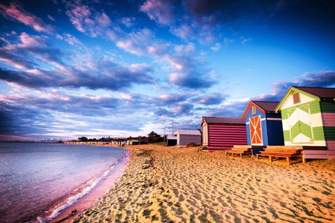 Indulge Luxury Holiday Near Brighton Beach With Private Garden Parking - Accommodation Gold Coast 3