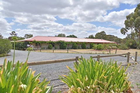 Inglewood Motel And Caravan Park Victoria - Accommodation Gold Coast 3