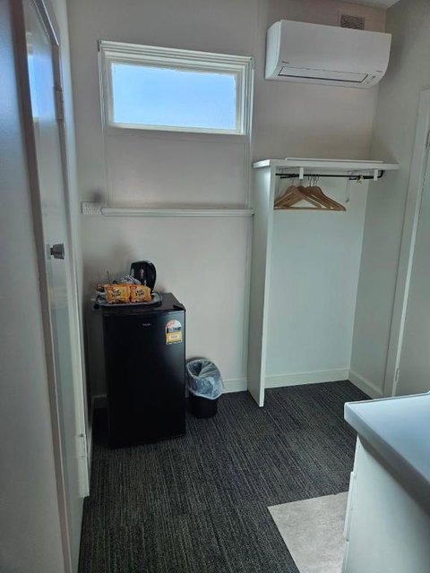 International Hotel Motel - Accommodation Gold Coast 2