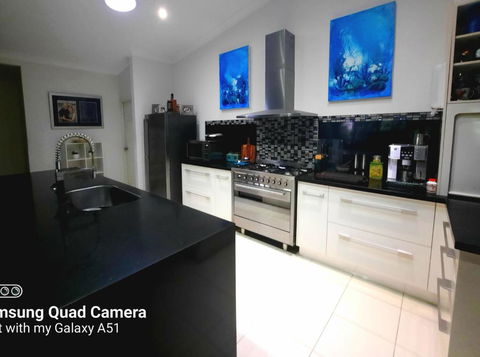 ISLAND ROOM On Magnetic Island - Accommodation Gold Coast 2