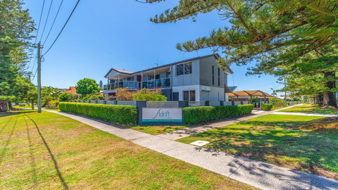 Adrift Apartments - Accommodation Gold Coast 0