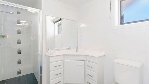 Adrift Apartments - Accommodation Gold Coast 2