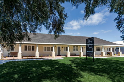 Albany Holiday Units - Accommodation Gold Coast 0