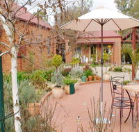 Albury Cottages - Gold Coast 4U