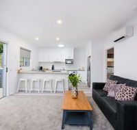 Albury Yalandra Apartment 4 - Gold Coast 4U