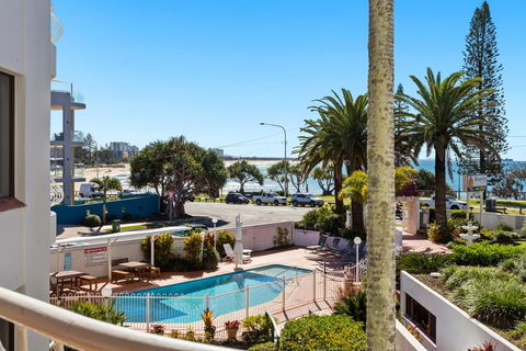Alex Headland Beachfront - Accommodation Gold Coast 3