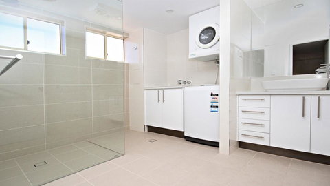Alinga Unit 4, Amazing Ocean Views - 1 Gold Coast 3