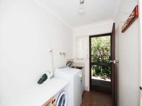 All Decked Out - Pet Friendly - Gold Coast 4U 2