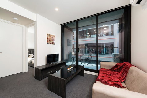 Along Melbourne's Magic Boulevard - 1 Gold Coast 1