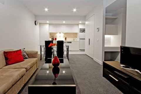 Along Melbourne's Magic Boulevard - 1 Gold Coast 2