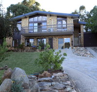Alpine Apartment - Great location with views of Lake Jindabyne - Accommodation Gold Coast