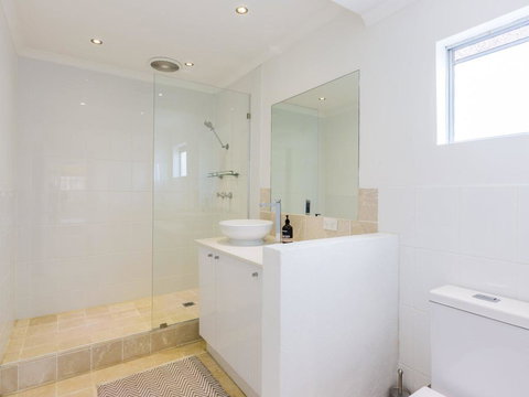 Amalfi Beach House - 1 Gold Coast 3