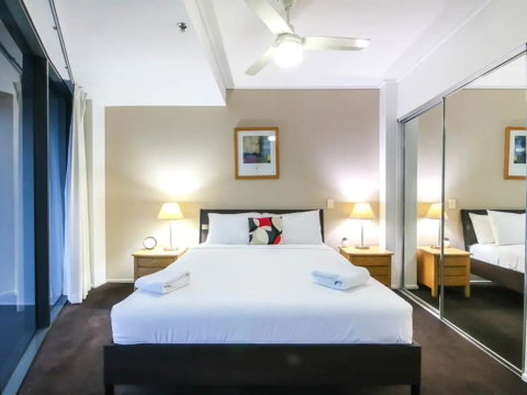 Amazing Brisbane CBD 2 Bedroom Apartment With River Views - Accommodation Gold Coast 2
