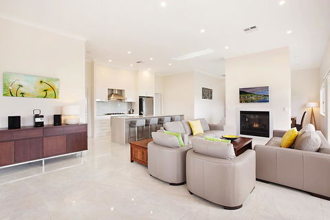 Amber Lakes - Gold Coast 4U 2