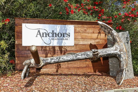 Anchors Beach House - 1 Gold Coast 2