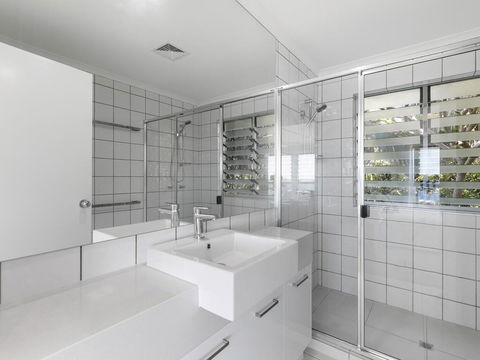 Andari Holiday Apartments - Accommodation Gold Coast 2