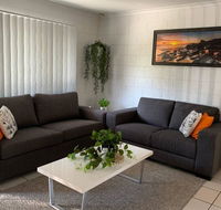 Andergrove Home with a Garden View-Wi-fi  Netflix - Gold Coast 4U