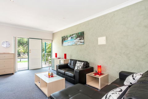 Anglesea River Apartments - 2 Bed Unit 2/4 - Gold Coast 4U 1