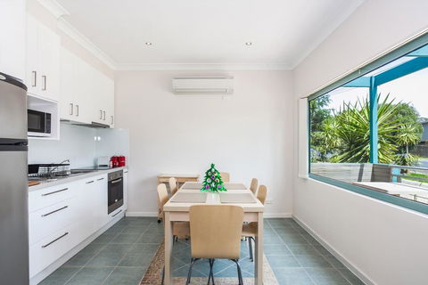 Anglesea River Apartments - 2 Bed Unit 2/4 - Gold Coast 4U 3