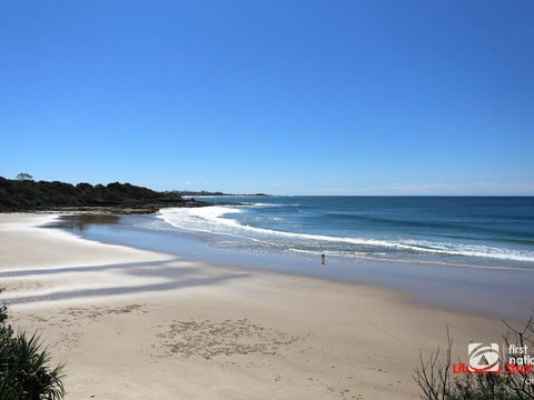 Angourie Blue 1 - Great Ocean Views - Surfing Beaches - Accommodation Gold Coast 3