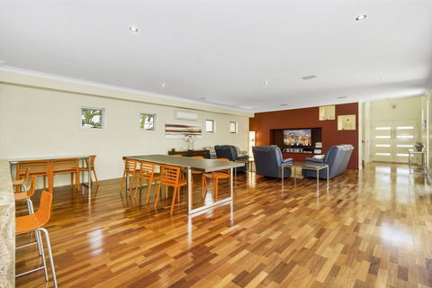 ANGOURIE HOUSE - SALT VILLAGE - Gold Coast 4U 3