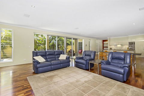 ANGOURIE HOUSE - SALT VILLAGE - Gold Coast 4U 1