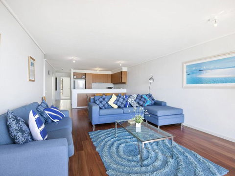 APARTMENT 11 PACIFIC APARTMENTS - Gold Coast 4U 2
