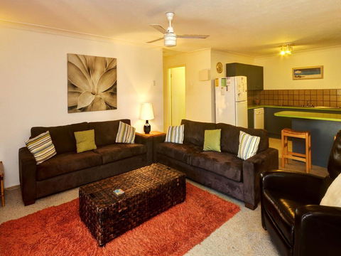 Apartment With Inground Pool - Gold Coast 4U 0