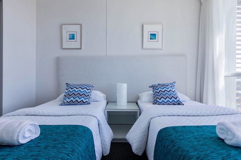 Apartment With Ocean Views - Accommodation Gold Coast 3