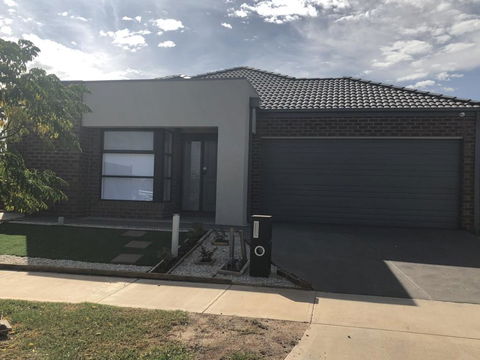 Apple House Tarneit North - Accommodation Gold Coast 2
