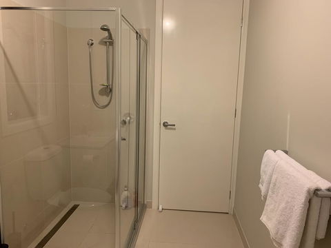 Apple House Truganina - Accommodation Gold Coast 1