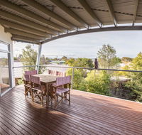 Aqua Vista - a stroll to Paynesville forshore - Accommodation Gold Coast