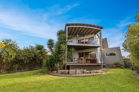 Aqua Vista - A Stroll To Paynesville Forshore - Accommodation Gold Coast 3